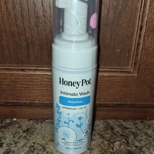 HoneyPot Sensitive Intimate Wash - White & Blue Bottle